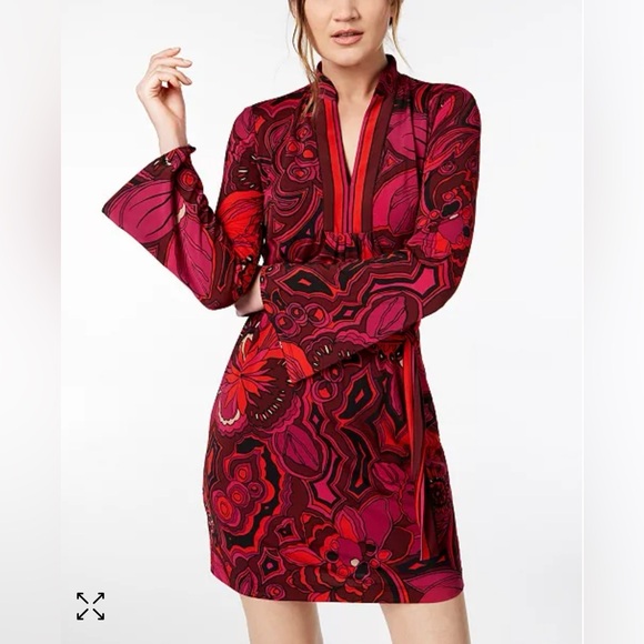 Trina Turk Dresses & Skirts - Trina Turk Joni Printed Bell Sleeve Dress Medium